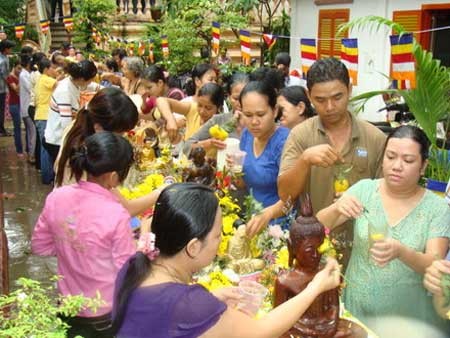 សកម្មភាពទទួលបុណ្យចូលឆ្នាំថ្មី ២០១២ របស់ជនរួមជាតិខ្មែរណាមបូ - ảnh 9